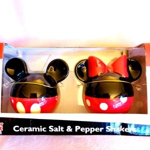SALT & PEPPER Shakers Mickey & Minnie Mouse set NIB